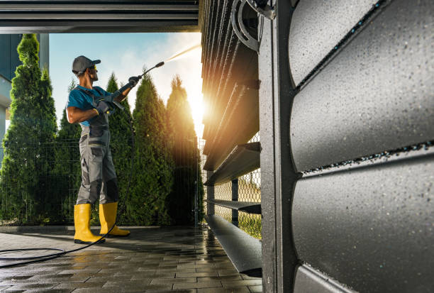 Best Driveway Pressure Washing  in Covington, WA